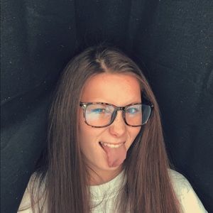 Meet your Posher, Abby